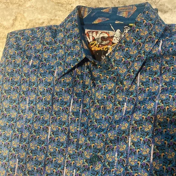 Robert Graham long sleeve button down shirt - Picture 2 of 9